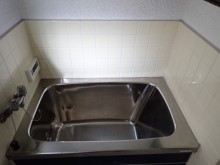 土台も補修し、安心して入浴できる浴室に 土台も補修し、安心して入浴できる浴室に